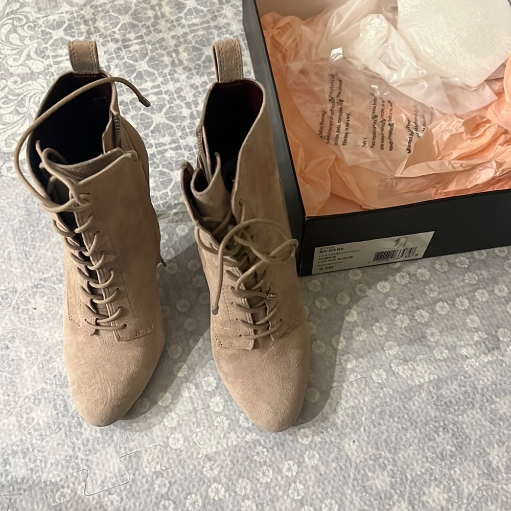 BCBG Pumice color size 6.5 suede heeled boots